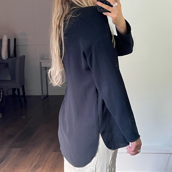 Black aritzia blouse - Picture 4 of 4
